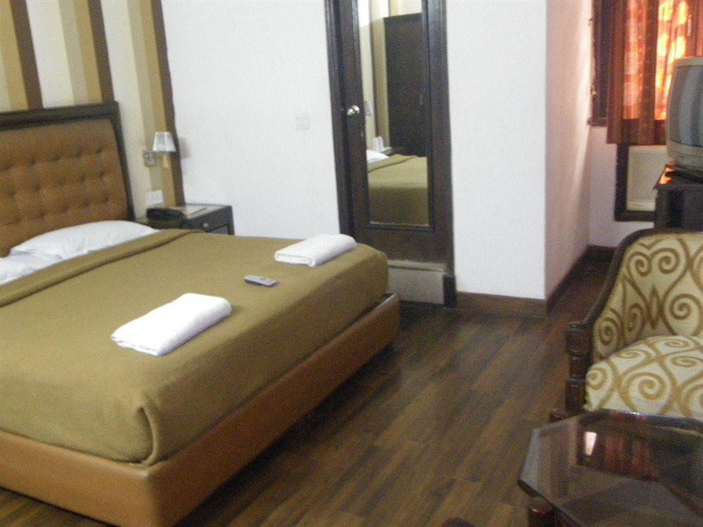 Hotel Metro Continental Delhi  Eksteriør billede