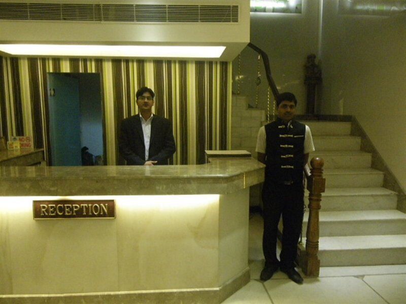 Hotel Metro Continental Delhi  Eksteriør billede